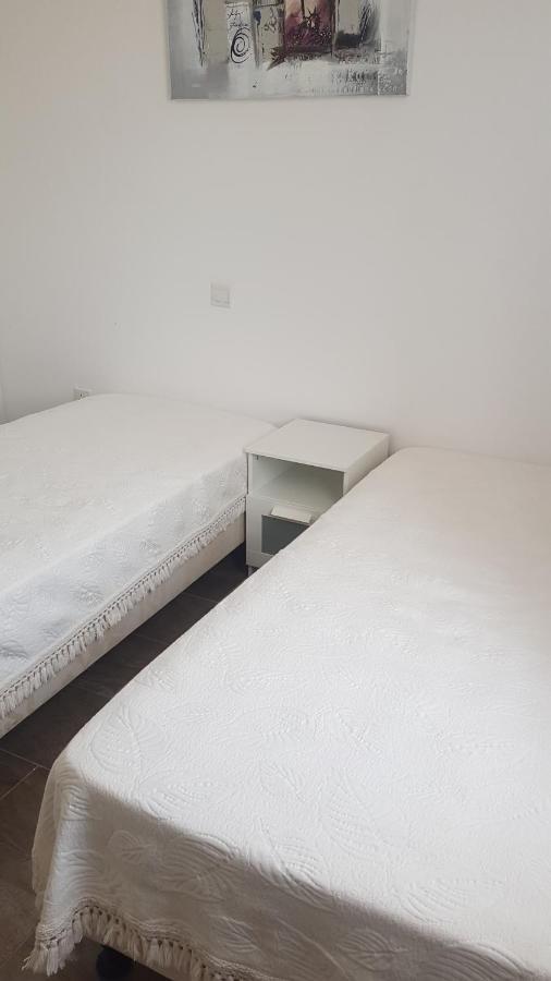 Isabella Court Townhouse Near Venus Beach And Lidl パ フォス エクステリア 写真