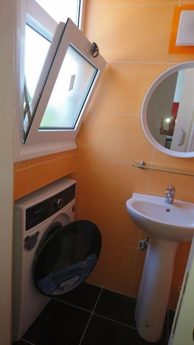 Isabella Court Townhouse Near Venus Beach And Lidl パ フォス エクステリア 写真
