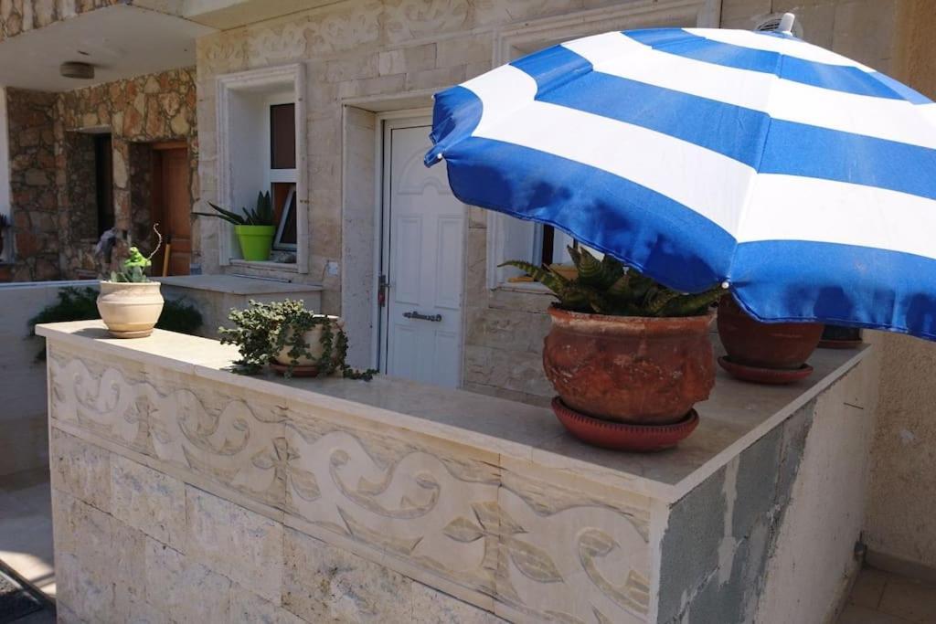 Isabella Court Townhouse Near Venus Beach And Lidl パ フォス エクステリア 写真