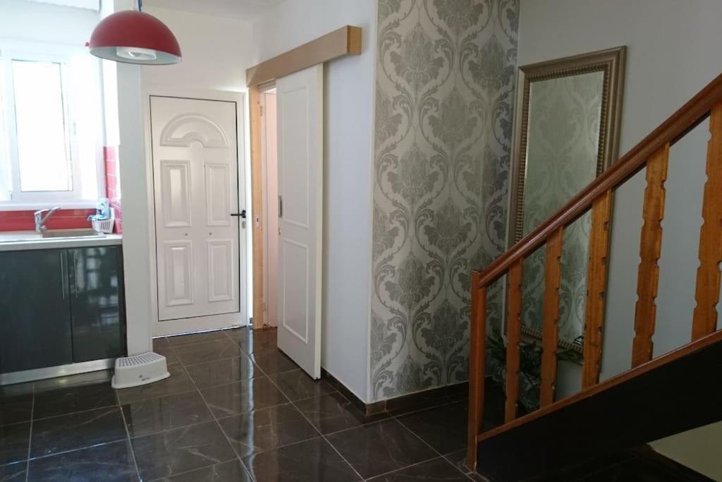 Isabella Court Townhouse Near Venus Beach And Lidl パ フォス エクステリア 写真