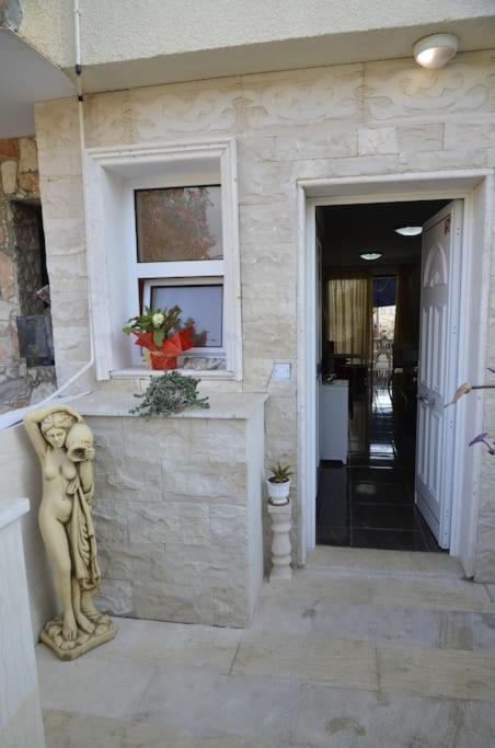 Isabella Court Townhouse Near Venus Beach And Lidl パ フォス エクステリア 写真