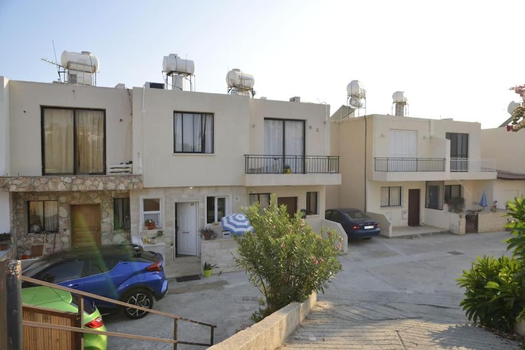 Isabella Court Townhouse Near Venus Beach And Lidl パ フォス エクステリア 写真