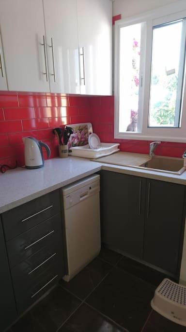 Isabella Court Townhouse Near Venus Beach And Lidl パ フォス エクステリア 写真