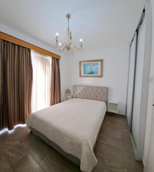 Isabella Court Townhouse Near Venus Beach And Lidl パ フォス エクステリア 写真