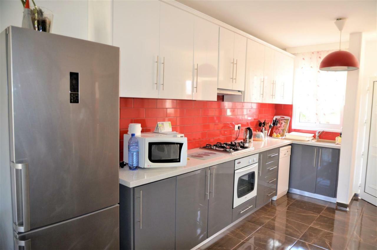 Isabella Court Townhouse Near Venus Beach And Lidl パ フォス エクステリア 写真